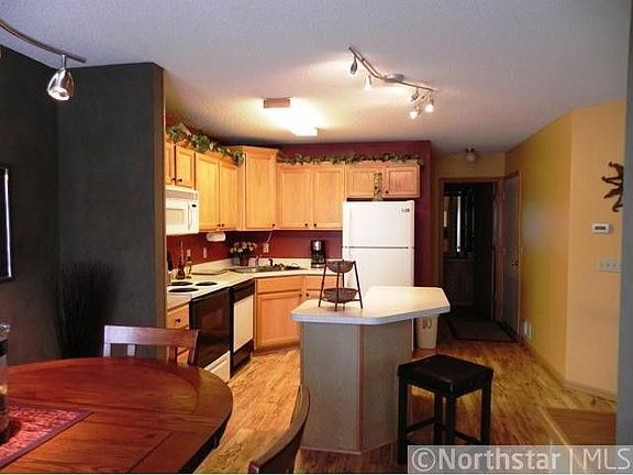 4th image of 3621 Genevieve Ave N