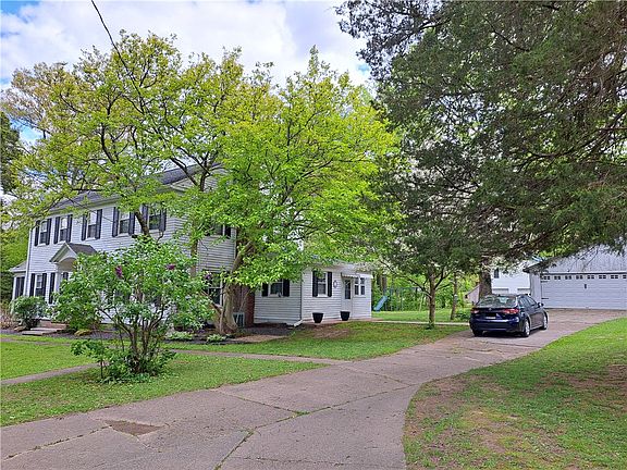 2nd image of 104 S Wood Ln