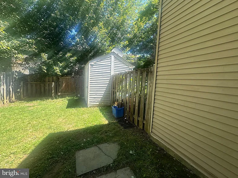 7223 Parsons Ct — Photo 3
