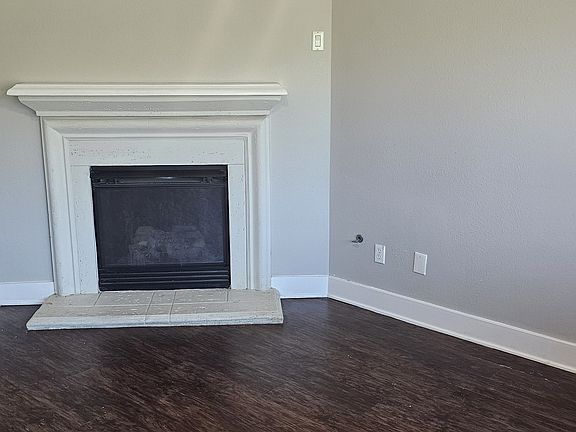 2nd image of 627 Remington Heights Dr