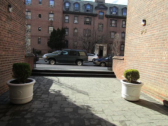 4th image of 37-51 86th St APT 6N
