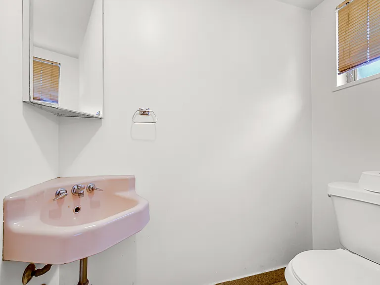 7248 N Ridge Blvd — Photo 14
