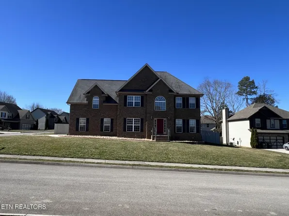 722 W Glenview Dr, Lenoir City, TN 37771