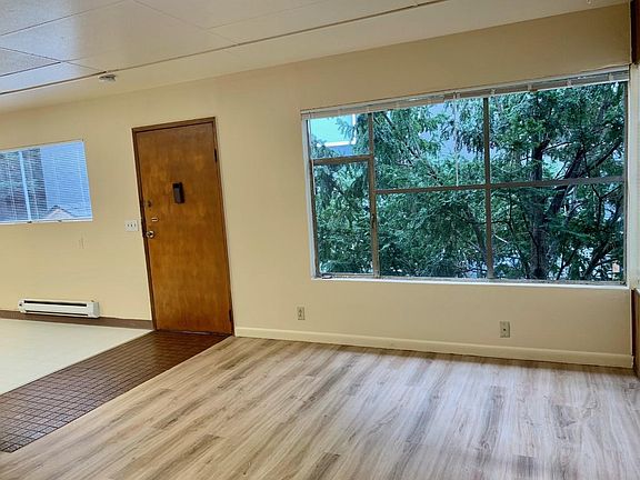 4th image of 1262 Eastlake Ave E APT 3