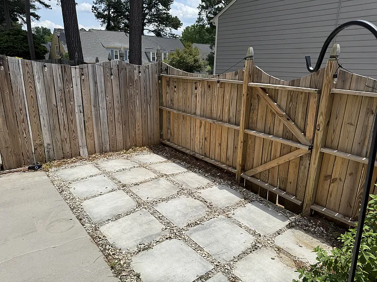1910 Township Cir — Photo 14