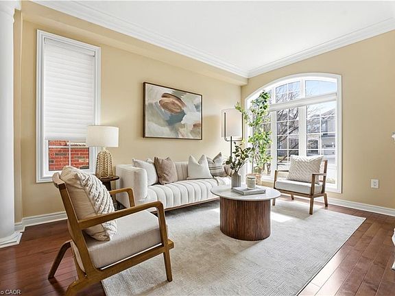 3rd image of 448 Rideau River St