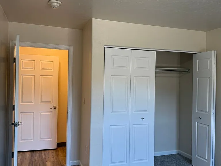 52 Commons Cir — Photo 9