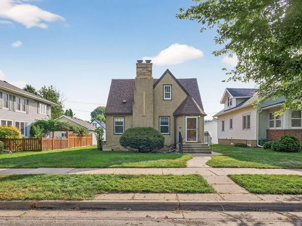 1396 Searle St, Saint Paul, MN 55130