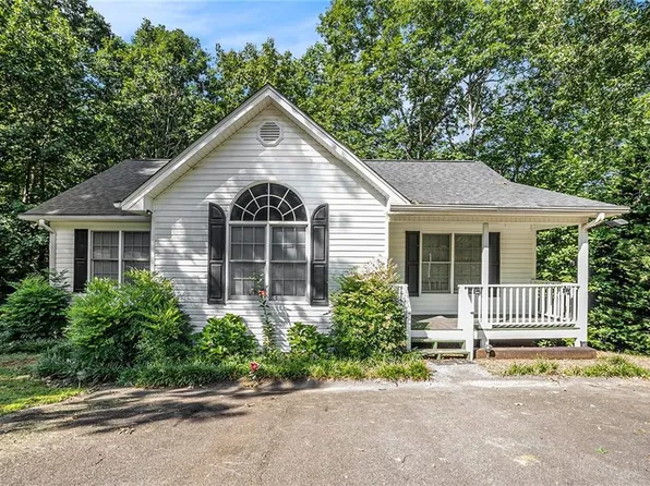 245 Royal Oaks Ln, Dahlonega, GA 30533