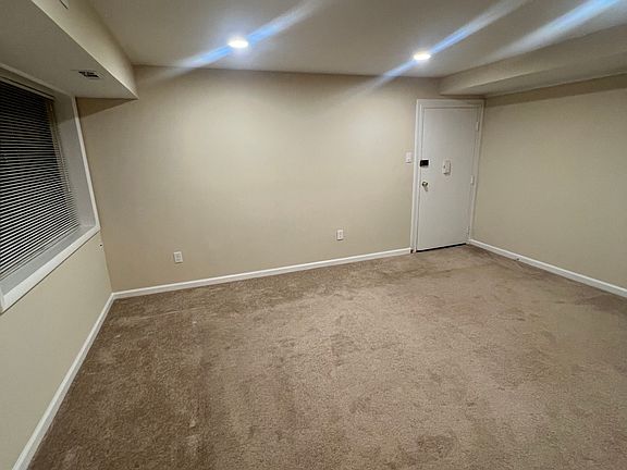 4th image of 2025 N Lincoln St APT 102