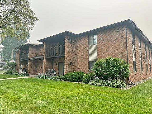 5th image of 230 Robbins St #5