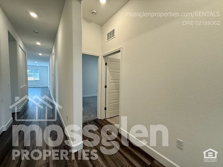 5666 Sailrock St — Photo 18