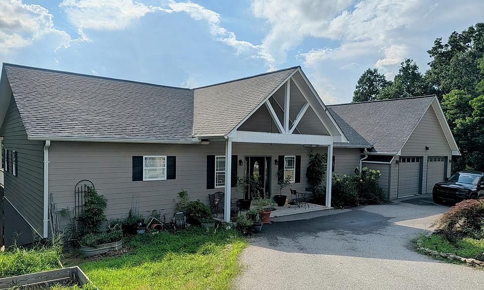 1st image of 388 Ross Ridge Rd
