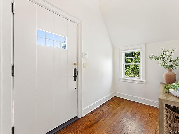 4th image of 10 Cambridge Court