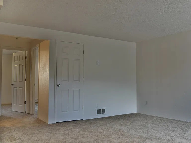 Beverly Ann Apartments — Photo 7