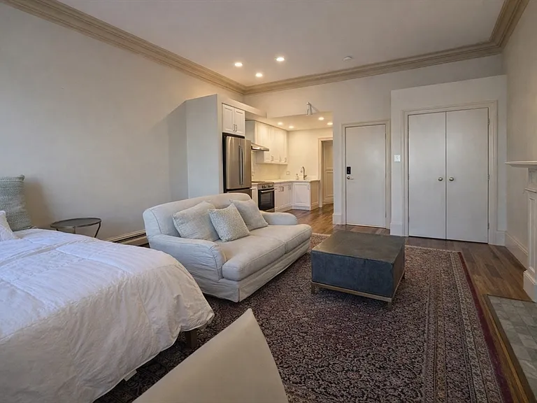 227 Marlborough St #8 — Photo 2