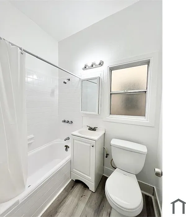 3 bed, 1000 sqft, $2,999 — Photo 4