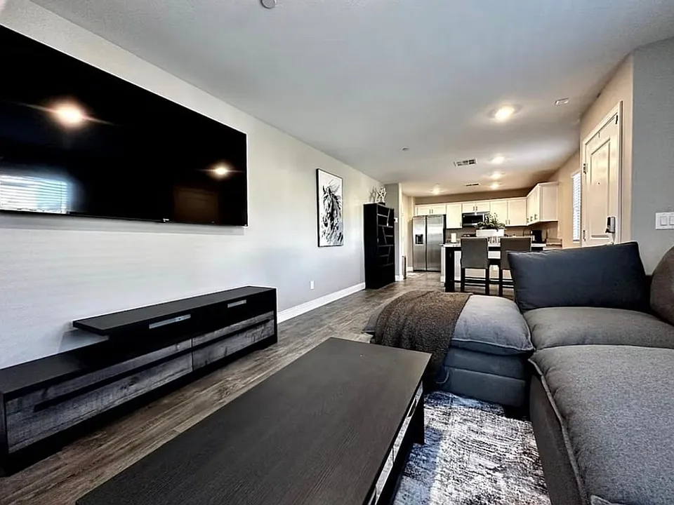 2710 Yellow Blaze Way #1