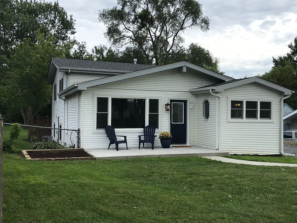 1st image of 37117 N Hillside Dr