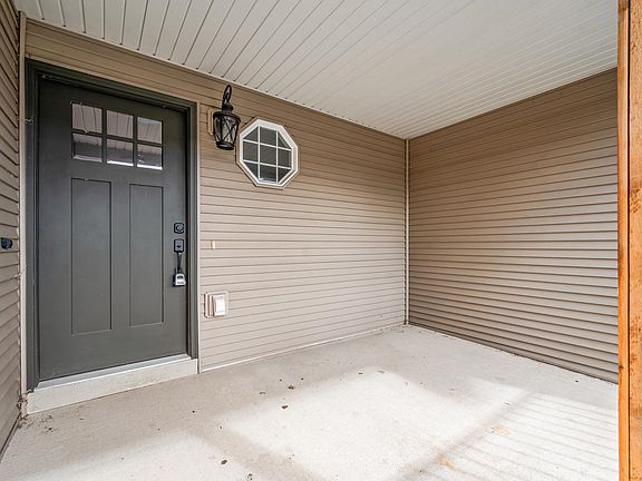 4th image of 722 Tioga Park Dr #722