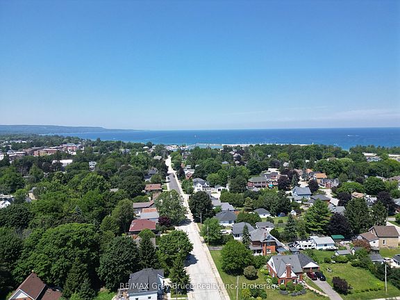 3rd image of 216/218 Denmark St