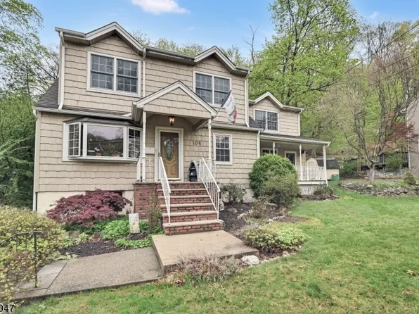 104 Skyline Lake Dr, Ringwood Boro, NJ 07456