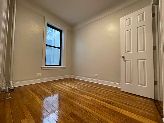 Rented by Hillel Realty Group | media 8