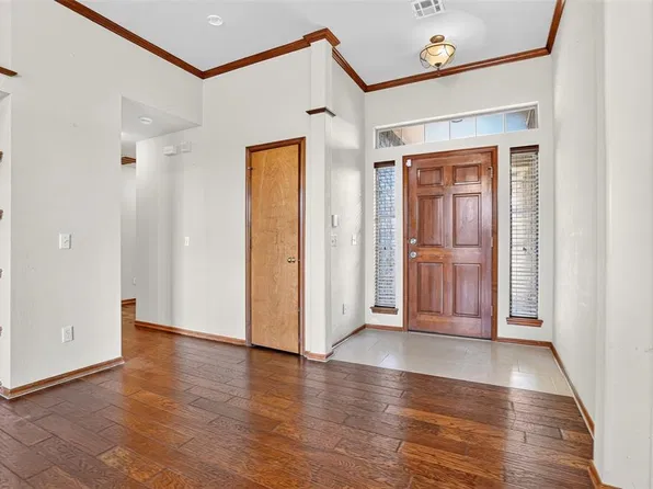 1717 Hemingway Dr, Edmond, OK 73013