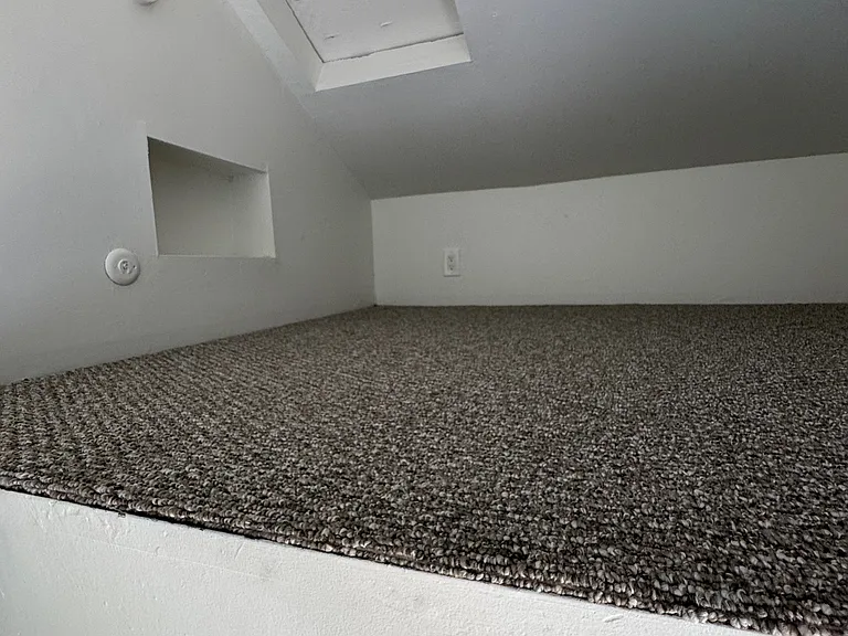 659 Sandercock St — Photo 16
