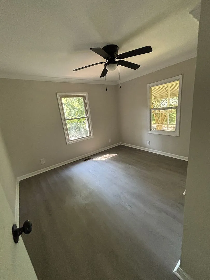 Newly Renovated & Move in ready — Photo 4