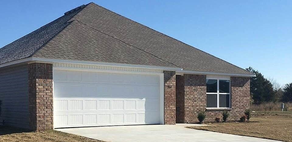 1st image of 944 Macy Ln