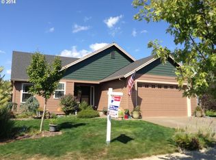 955 Hayes St, Mount Angel, OR 97362
