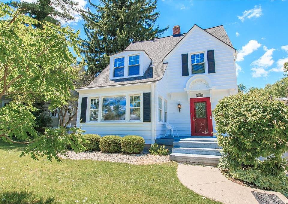 1st image of 2541 Roanoke Ave