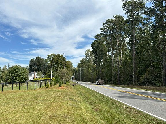 4th image of 514 Sweetwater Church Rd