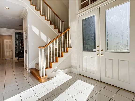 4th image of 5860 Bridle Bend Ct