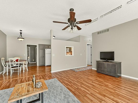 5th image of 1949 Topaz Pointe Ln SW