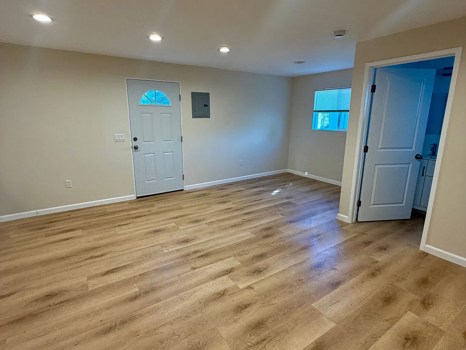 Studio, 415 sqft, $2,300 — Photo 3