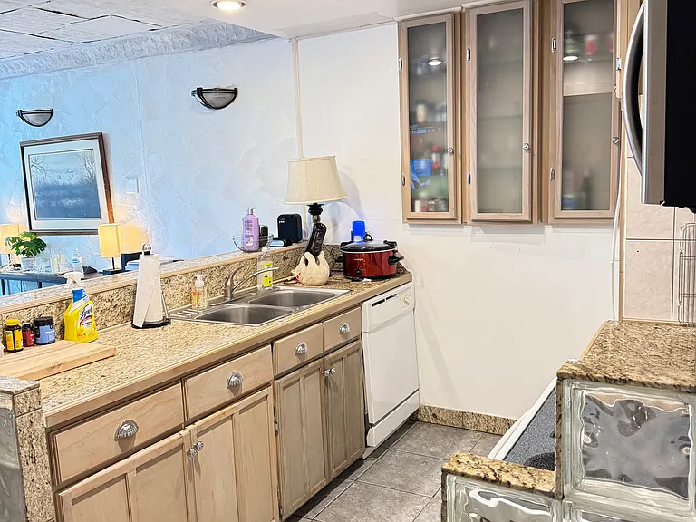 4425 Travis St #109 — Photo 5