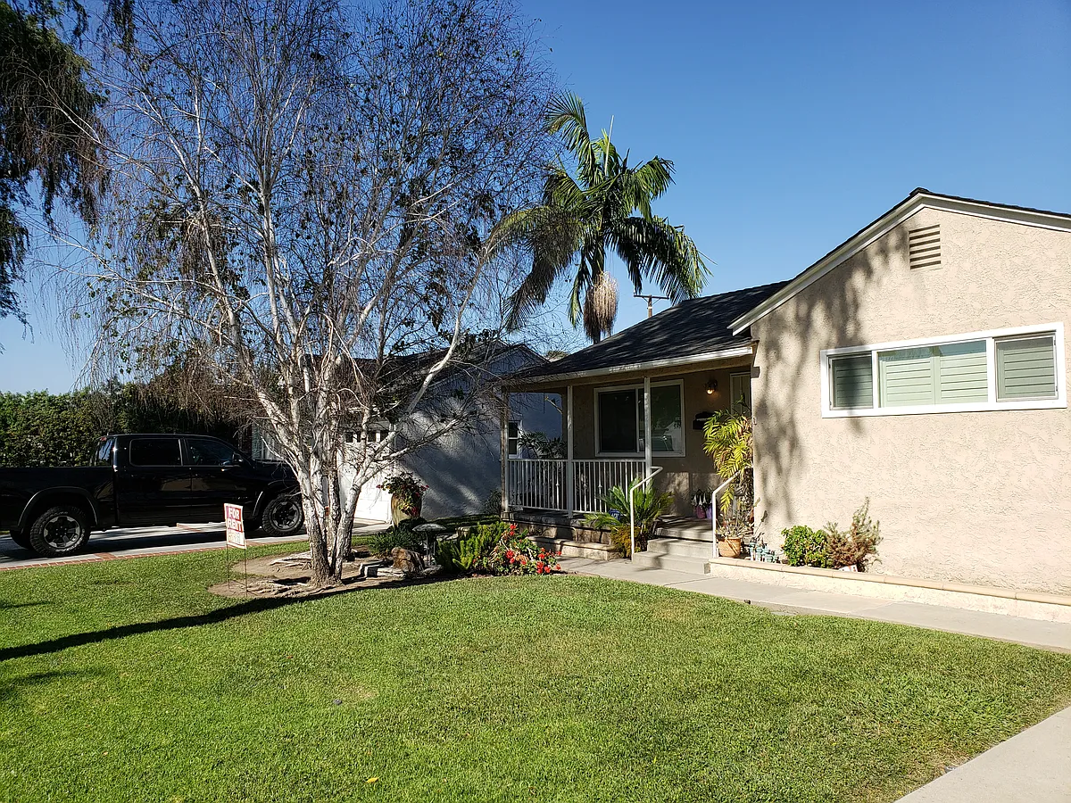 Building Photo - 212 Adlena Dr