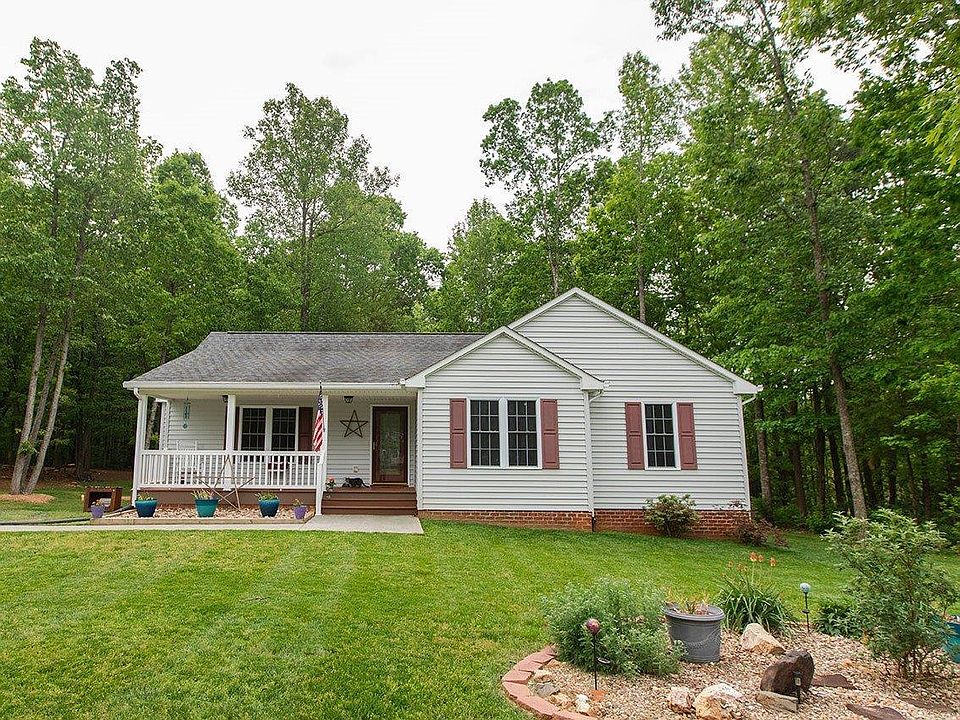 1st image of 486 Cornfield Ln
