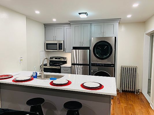 1st image of 14 Verona Pl APT 1