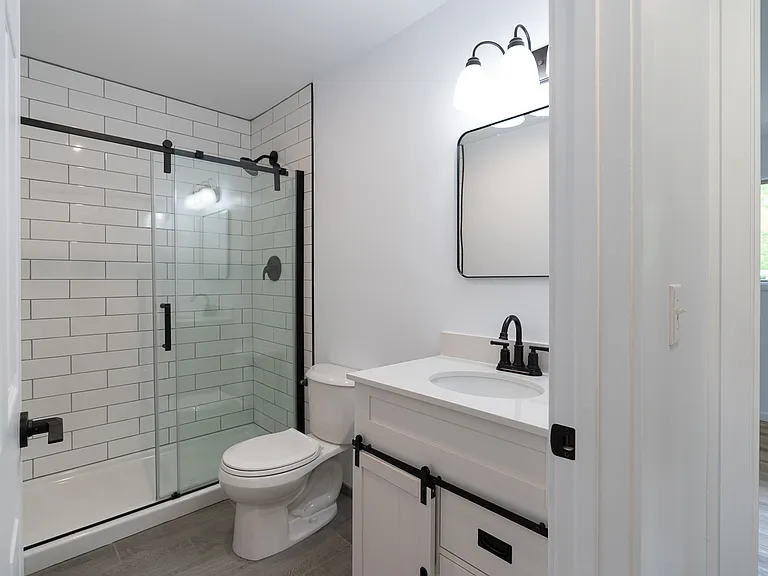 121 Pinewood Ln #B1 — Photo 9