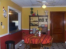 3rd image of 325 Willow Hts