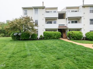 10 Basset Ct, Tinton Falls, NJ 07753