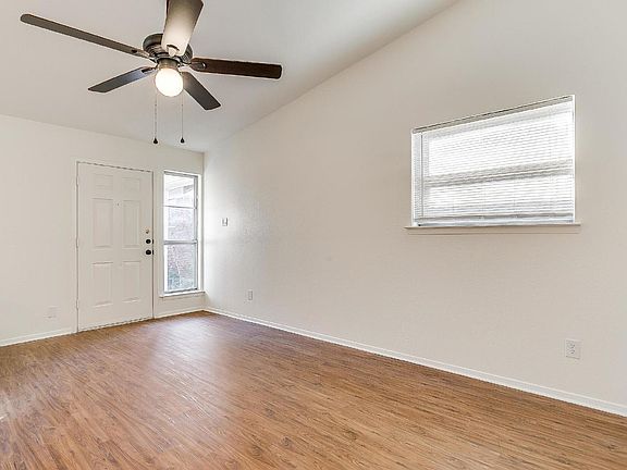 3rd image of 1826 Fairmount Ave