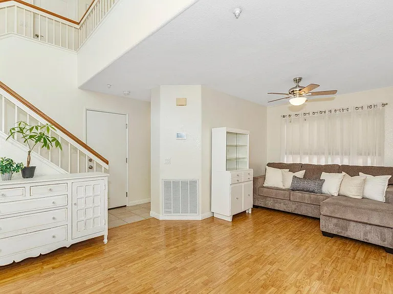 270 Brookview Ct — Photo 7