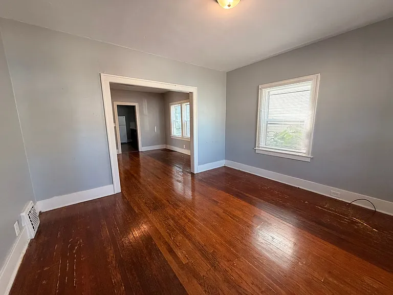 312 Lane Ave SW — Photo 4
