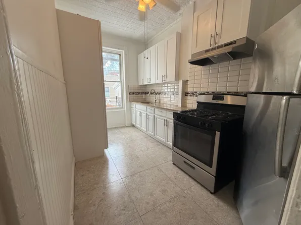 362 Ridgewood Avenue image 1 of 7