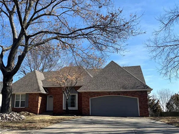 10267 Farley St, Overland Park, KS 66212