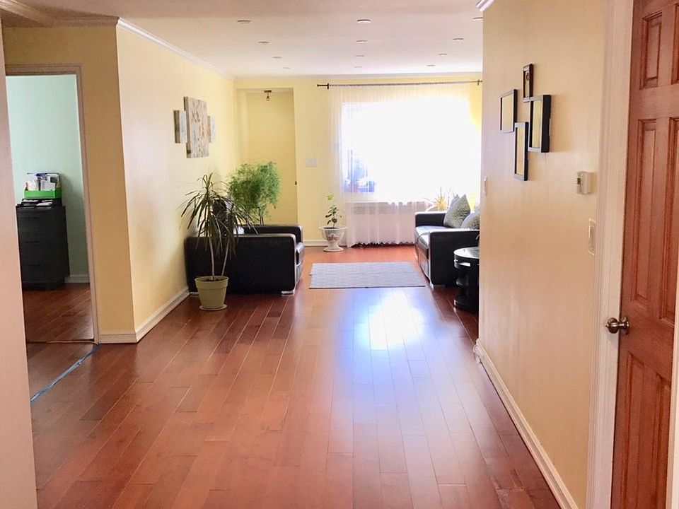 1st image of 2436 Pearsall Ave #1